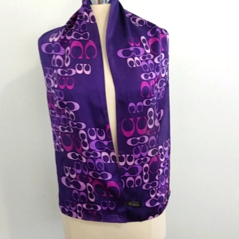 Coach scarf purple tones orig. attached coach tag purple exc. condition.